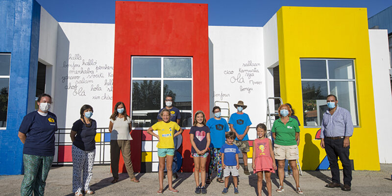Pais e alunos dão cor à Escola EB N.º 2