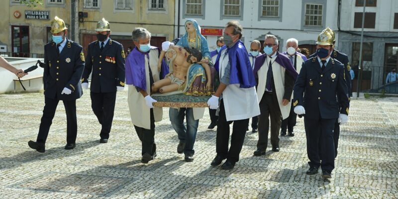 Senhora da Piedade conduzida até à vila sem procissão