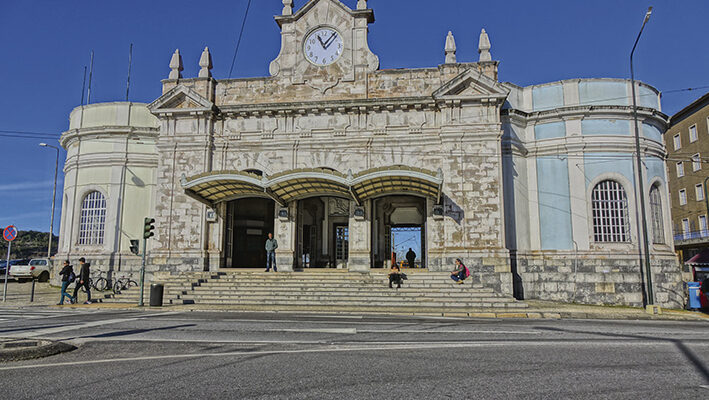 Petição contra o encerramento da estação ferroviária de Coimbra