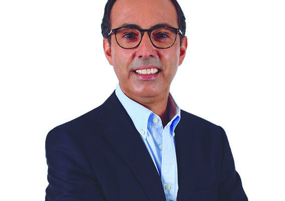 Luís Antunes violou proibição de publicidade institucional em campanha
