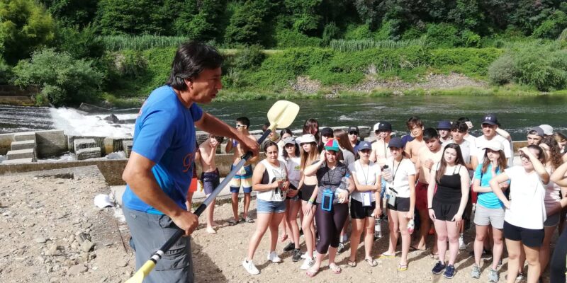 Alunos do secundário fecham ano letivo com descida de rio em canoa