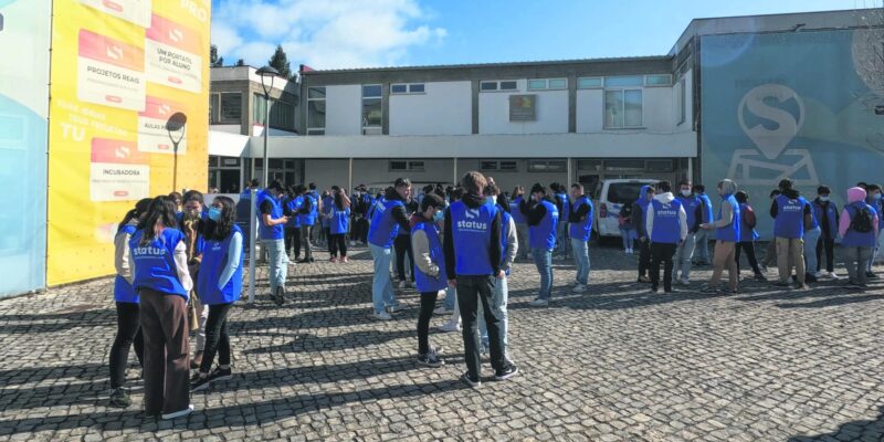 Status apoia  na entrada para o mercado de trabalho e no acesso à universidade