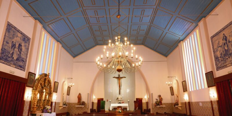 Capela de Santa Luzia com interior renovado