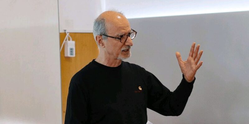 Catedrático Ernesto Costa jogou no CDL e deu última lição 50 anos depois