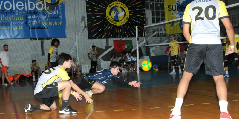 Summer Cup termina com moldura humana na bancada