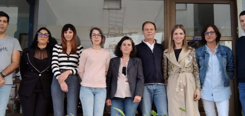 Praça Sá Carneiro está mais florida