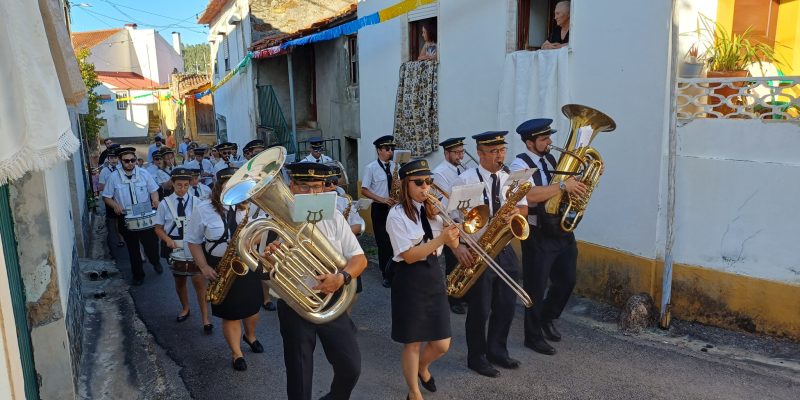 Filarmónica Lousanense homenageia maestro Adérit...