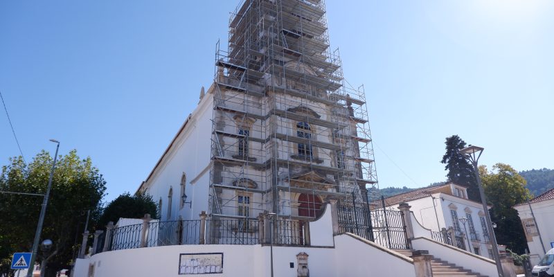 Trevim: Leia também Igreja Matriz da Lousã com sinais de cara lavada
