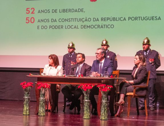 Liberdade, poder local e participação marcam celebrações do 25 de Abril