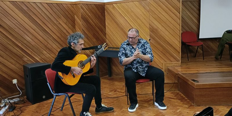 Música cigana encheu de emoção a Biblioteca Mun...