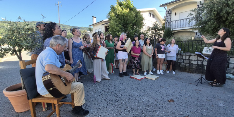 Trevim: Leia também Coro da Cura na Festa dos Vizinhos na Cova da Areia